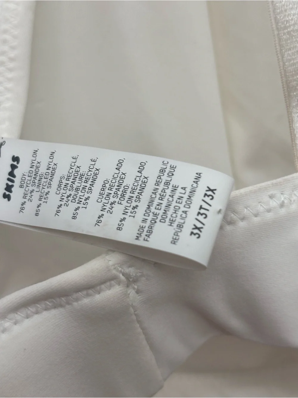 Skims FITS EVERYBODY swim top